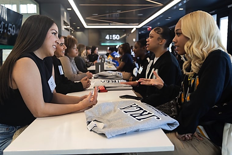 $50K in Scholarships, Food Drive Highlight Platinum Equity’s JRLA
Mentorship Outing