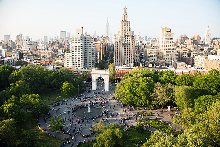 Former hedge fund manager Jay Newman LLM ’81 reinvents himself as a
novelist - NYU Law School