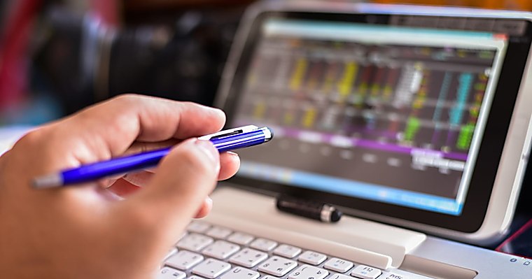 Liquid vs. Traditional Hedge Funds and Alternatives: Accessing the
Right Strategies