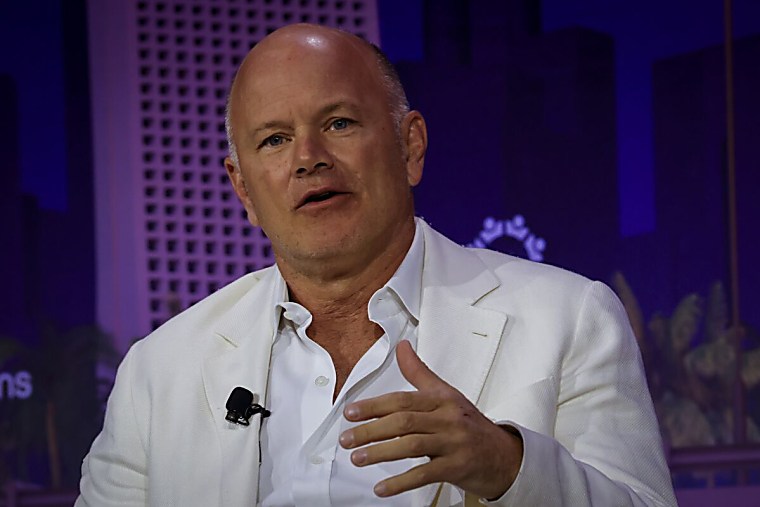 AI Agents Will Become Biggest Stablecoin User, Says Galaxy Digital's
Novogratz - Bloomberg.com