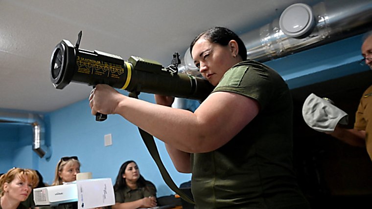 AI and defence companies dominate US growth investment - Financial
Times