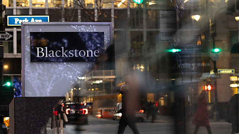 Alternative Managers Slide as AI Fears Hit Software and Private Credit
- barrons.com