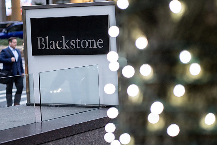 Anthropic in Talks with Blackstone, Hellman & Friedman to Form
AI-Focused Joint Venture Targeting Private Equity Portfolio Companies
- Tekedia
