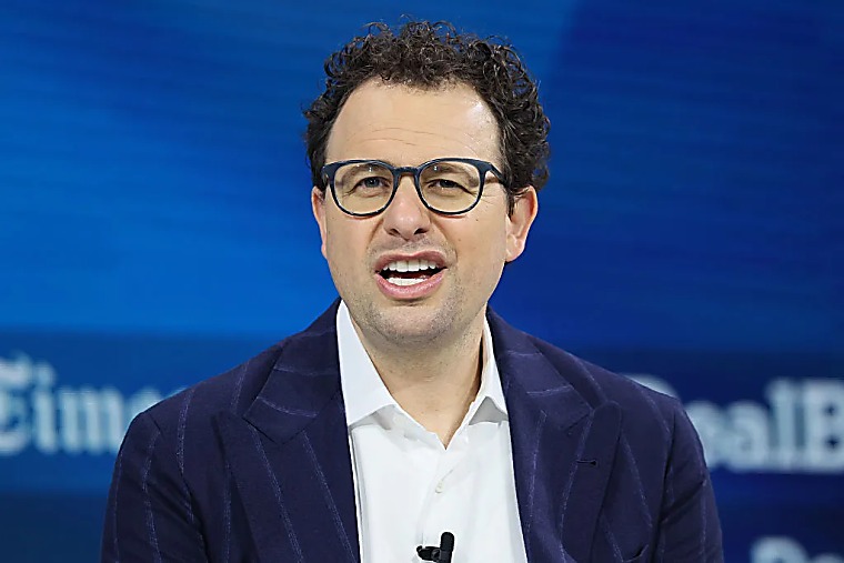 Anthropic Links AI Agent With Tools for Investment Banking, HR -
Bloomberg.com