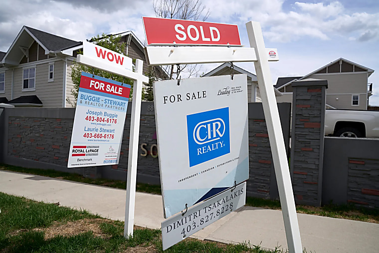 As Canada Real Estate Bleeds Cash, One Fund Is ‘Coming in Clean’ -
Bloomberg