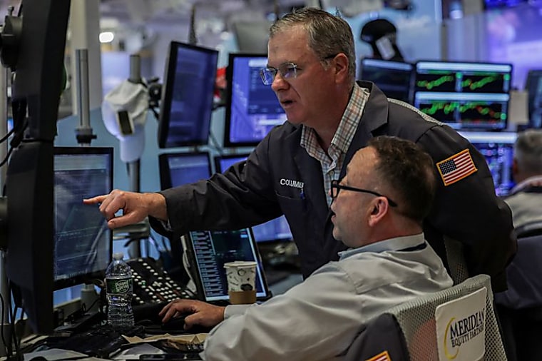Benchmark raises CSX stock price target to $46 on traffic growth -
Investing.com