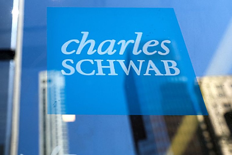 Charles Schwab posts record quarterly profit, set to launch spot
crypto trading By Reuters - Investing.com