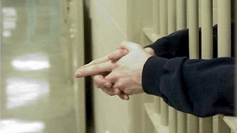 Disgraced Hedge Fund Manager Available To Advise On How Not To Go To
Jail - Dealbreaker