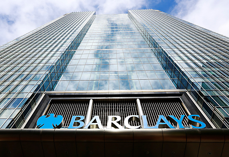 Exclusive: Barclays reaps hedge fund riches in battle of the prime
brokers - Reuters