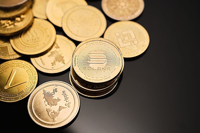 Got $1,000 to Invest? Here’s What XRP vs Bitcoin Could Be Worth by
2027 - 24/7 Wall St.