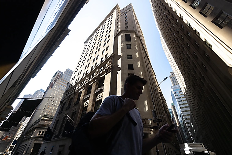 Hedge Fund Two Sigma Opening Real Estate Unit to Outside Capital -
Bloomberg.com