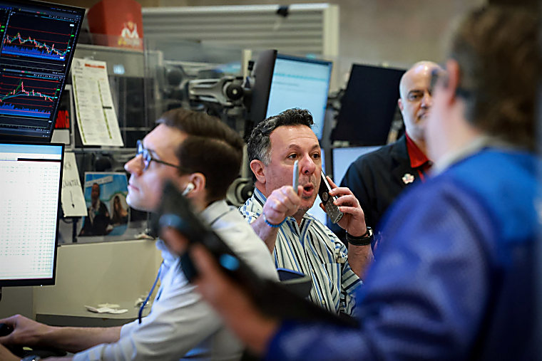 Hedge funds 'aggressively' short financial stocks, says Goldman
