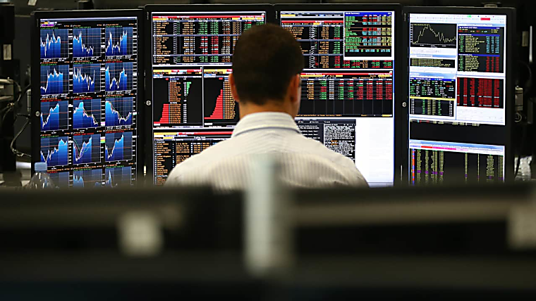 Hedge funds offer bumper pay to lure AI talent: ‘Million-dollar
packages are not far’ - Financial News London