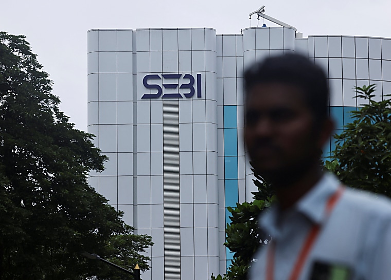 India's market regulator allows long-short equity, debt funds for
wealthier individuals - Reuters