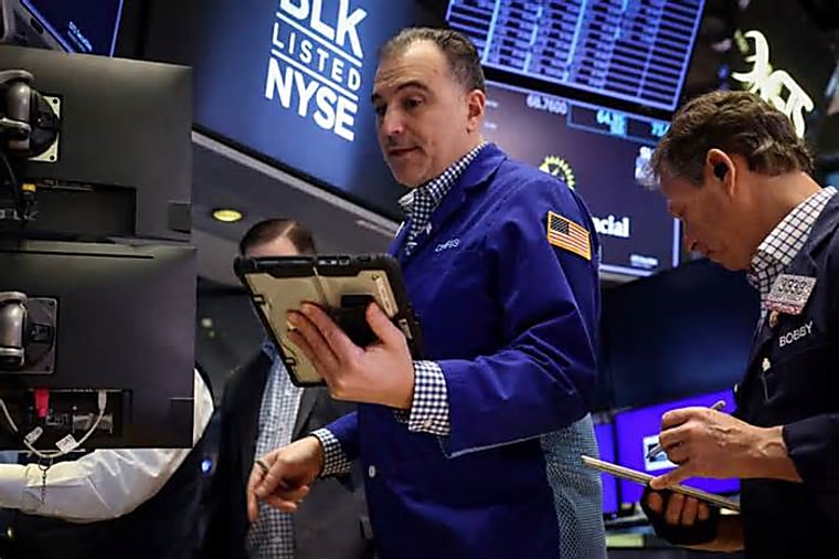 Invesco Global Listed Private Equity ETF declares quarterly
distribution of $1.1118