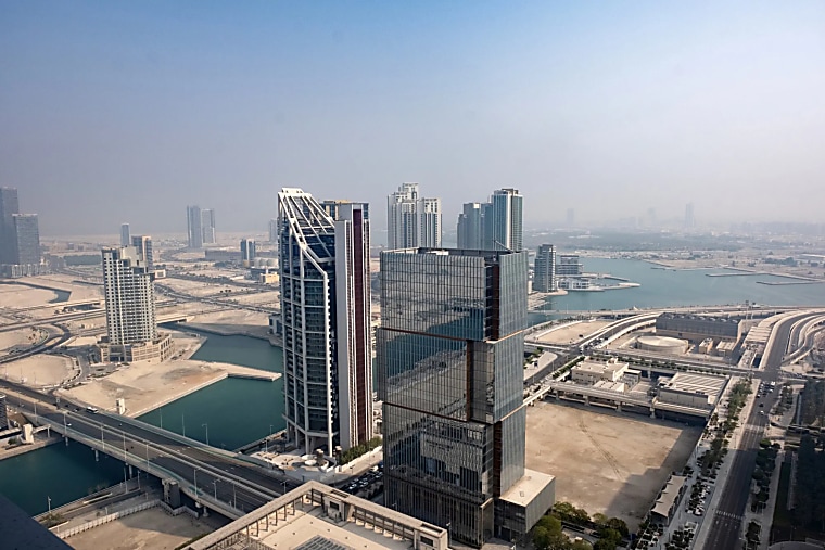 Landmark Brevan Howard Deal Boosts Abu Dhabi’s Hedge Fund Appeal -
Bloomberg.com