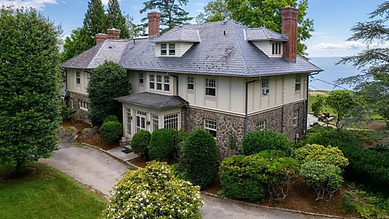 Longtime Connecticut Home of ‘One of the Fathers of the Hedge Fund
Industry’ Listed for $10.89M - Realtor.com