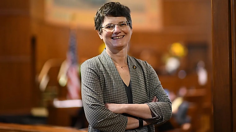 Oregon treasurer urges more cuts to private equity ahead of state’s
pension fund allocation review - Pensions & Investments