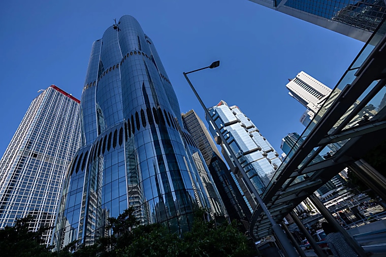 Point72 Expands Office Space in Hong Kong’s Henderson Tower -
Bloomberg