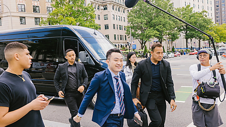 S.E.C. Settles Its Case Against Justin Sun, an Investor in the
Trumps’ Crypto Coins - The New York Times
