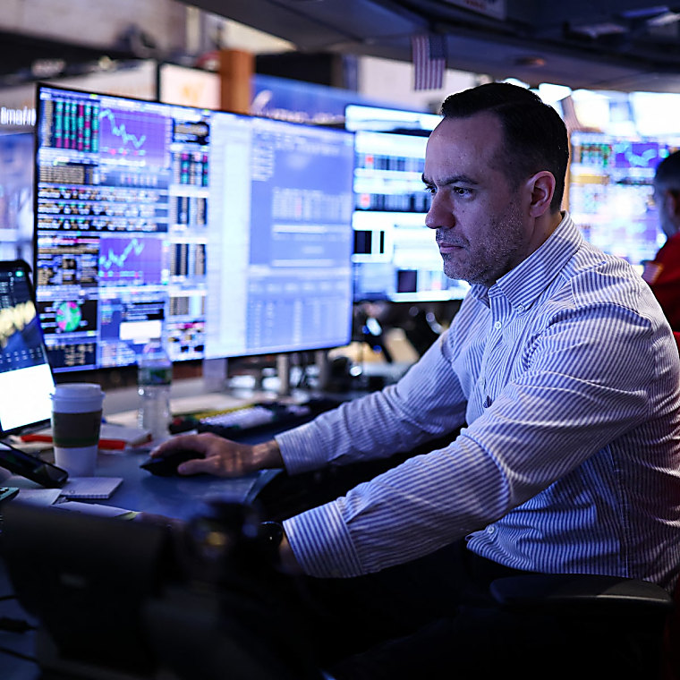 Should You Really Buy Stocks Now? Fundstrat's Tom Lee and Billionaire
Bill Ackman Offer an Answer That's Crystal Clear. - The Globe and Mail