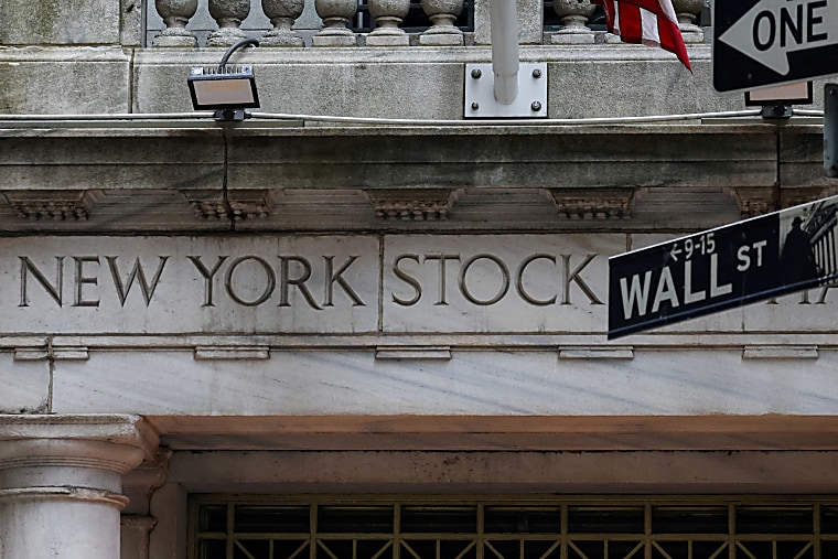The hedge funds betting against the AI boom