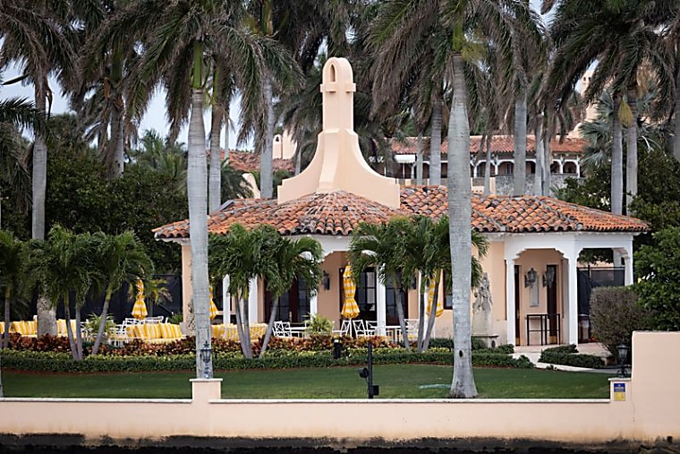 Trump hosts crypto contest winners at Mar-a-Lago as his coin
languishes By Reuters - Investing.com