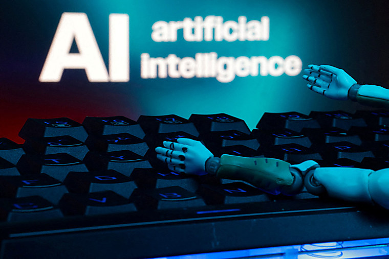 US AI startups see funding surge while more VC funds struggle to
raise, data shows - Reuters