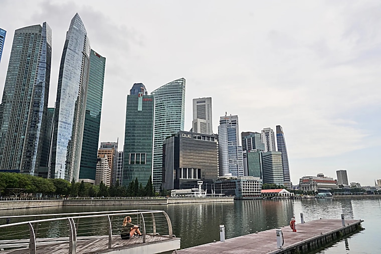 U.S. Hedge Fund Verition Plans Singapore Office, Eyes Hong Kong -
Bloomberg