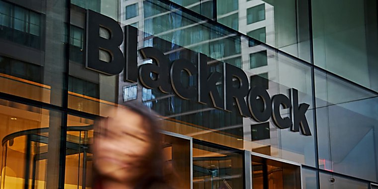 A New ETF Aims to Bring Hedge Funds to the Masses