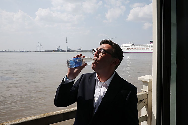 Andy Burnham Forces the Thames Water Hedge Funds to Blink