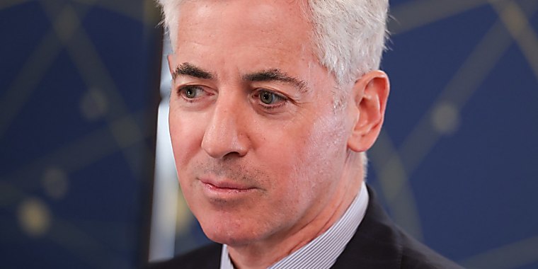 Bill Ackman, David Tepper, and other billionaire fund managers are
quietly piling into Amazon