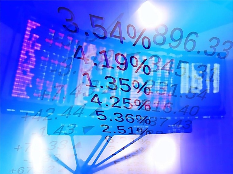Bitcoin trails polar opposites, gold and copper, as 'fear and AI'
trade lifts tangible assets