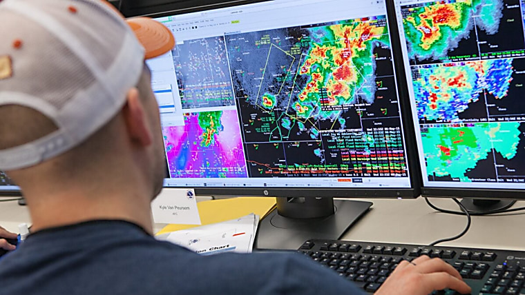 Hedge Funds Are Hiring Climate Scientists to Profit Off Extreme
Weather Risks