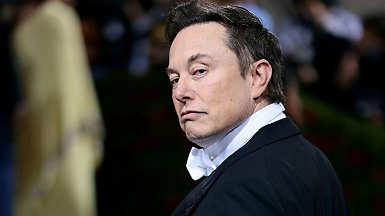 Hedge funds sold Apple, other Big Tech stocks to free up cash ahead of
SpaceX IPO, JPMorgan data shows