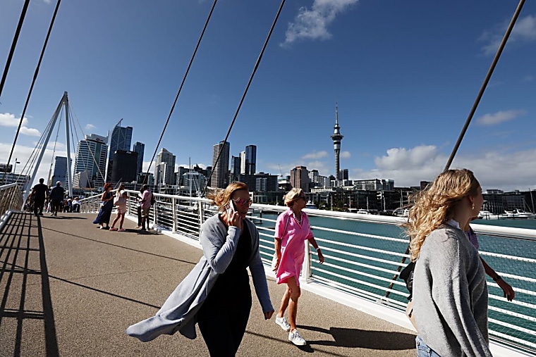 Hedge Funds Temper Steep RBNZ Rate Rise Bets as Economy Cools