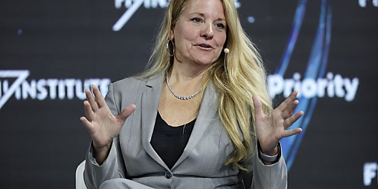 Meet Gwynne Shotwell, the engineer-turned-COO who runs SpaceX in
platform heels and is now worth over $2 billion
