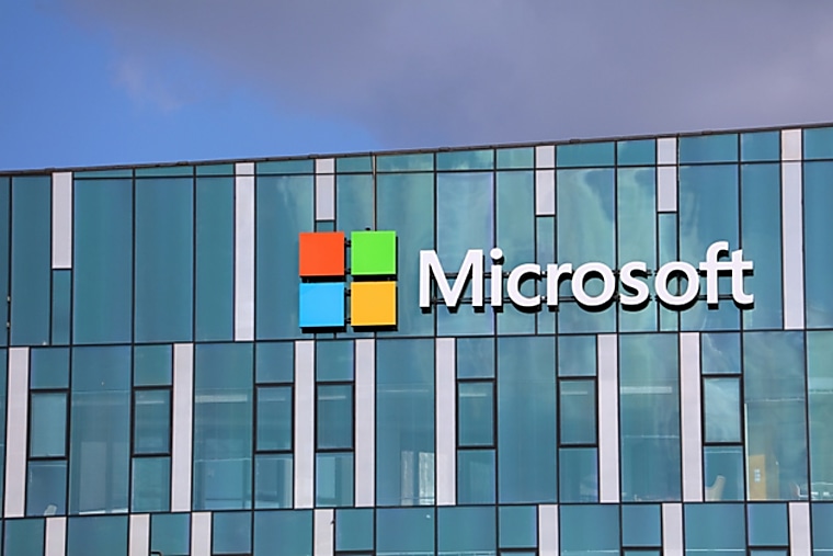 Microsoft sees mixed hedge fund moves amid AI spending