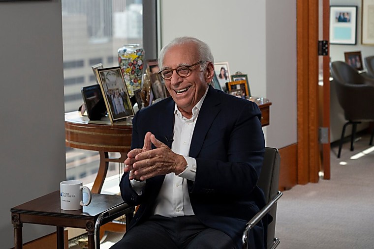 Nelson Peltz Is Giving Hedge Funds a Little Sweetener