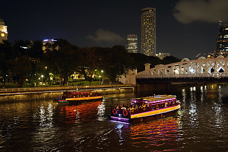 Paul Weiss mulls Singapore launch amid China deal slowdown