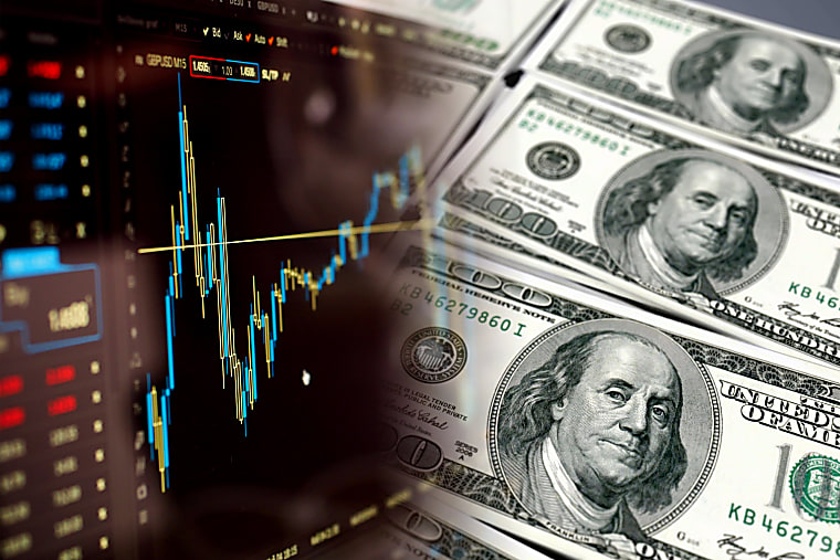 Private credit’s ‘off-ramp’ emerges as investors look to cash
out and default fears grow