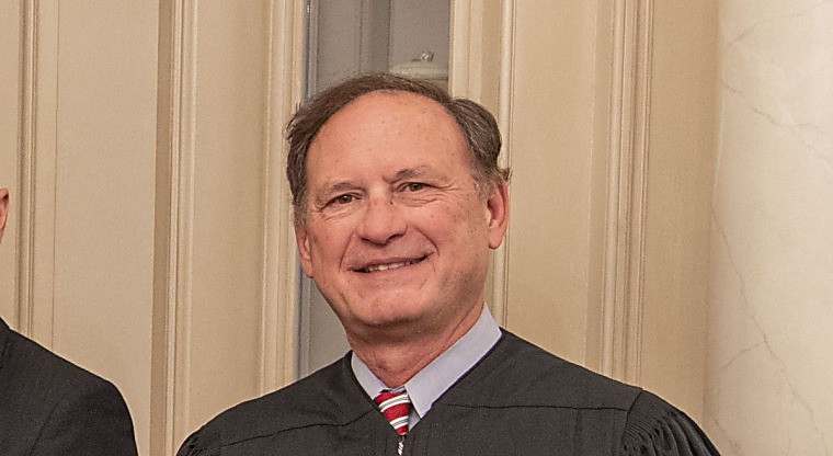 Sam Alito Delayed Financials Reveal Still Betting Big On Oil Companies
As He Hears Climate Change Case