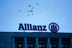 AllianzGI Raises €1.5 Billion for Secondary Private Credit Fund - Bloomberg.com