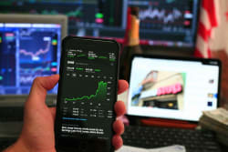 Brookfield Corp stock (US1011371077): Is its alternative asset strategy strong enough for U.S. inves - AD HOC NEWS