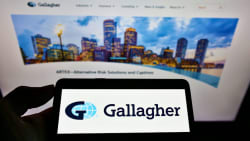 F&amp;G sells life reinsurer to create company led by Blackstone veteran