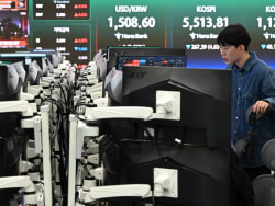 HK, region power down as Trump threat escalates fears - 香港電台新聞網