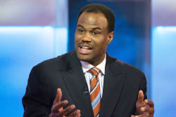 NBA star-turned-investor David Robinson helps raise $50 million for Texas investment fund - CNBC