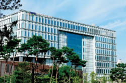 NPS gears up for investment overhaul with boost in risk assets - kedglobal.com