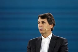 Private equity targets IPO ‘escape velocity’ on AI winners - Bloomberg.com