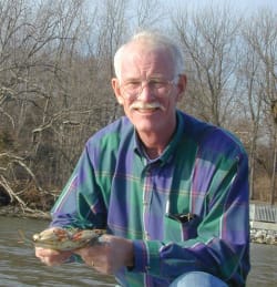 Tuck Hines with Blue Crab (IMAGE) - EurekAlert!